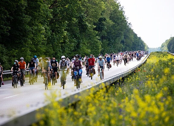 Sternfahrt 2021 auf der Autobahn