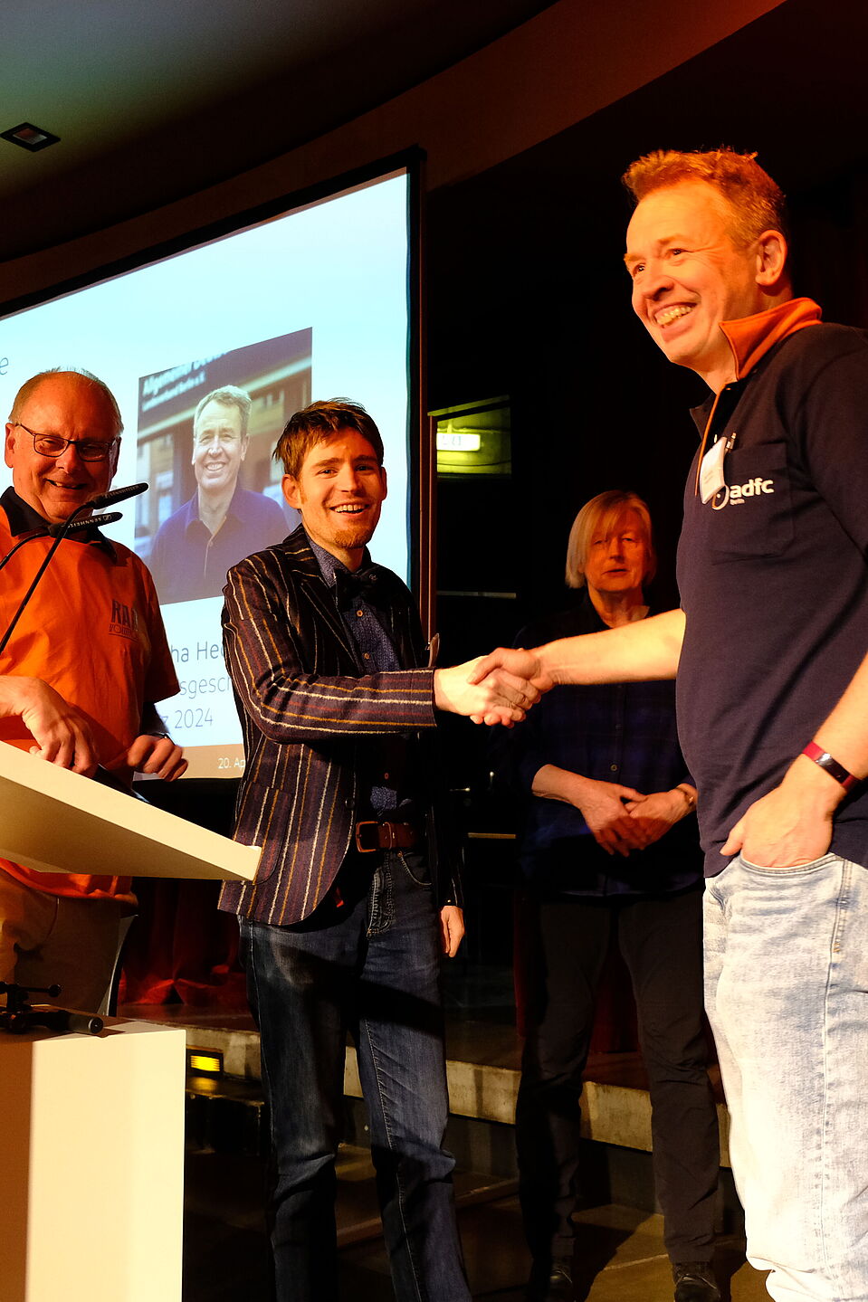 Staffelübergabe Philipp Poll - Sascha Hechler