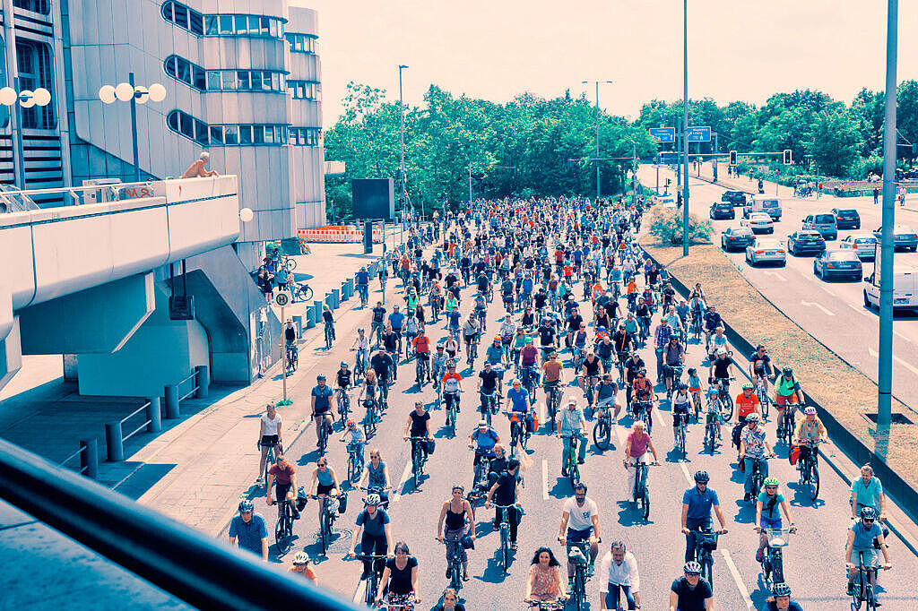 Radfahrende auf ADFC-Sternfahrt 