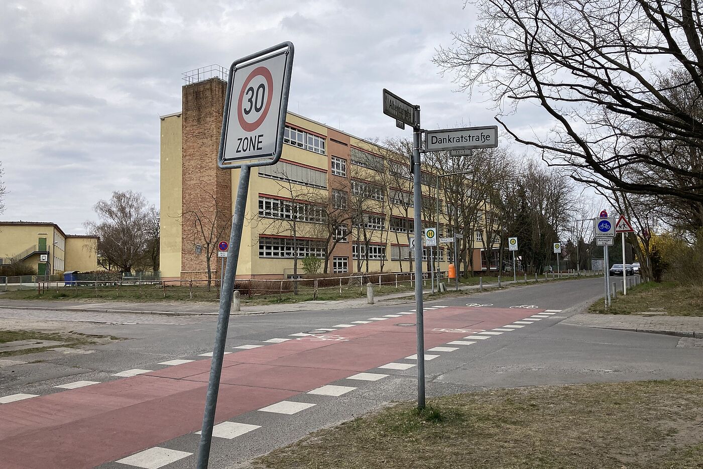 Kreuzungsbereich an der Klingenberg-Schule