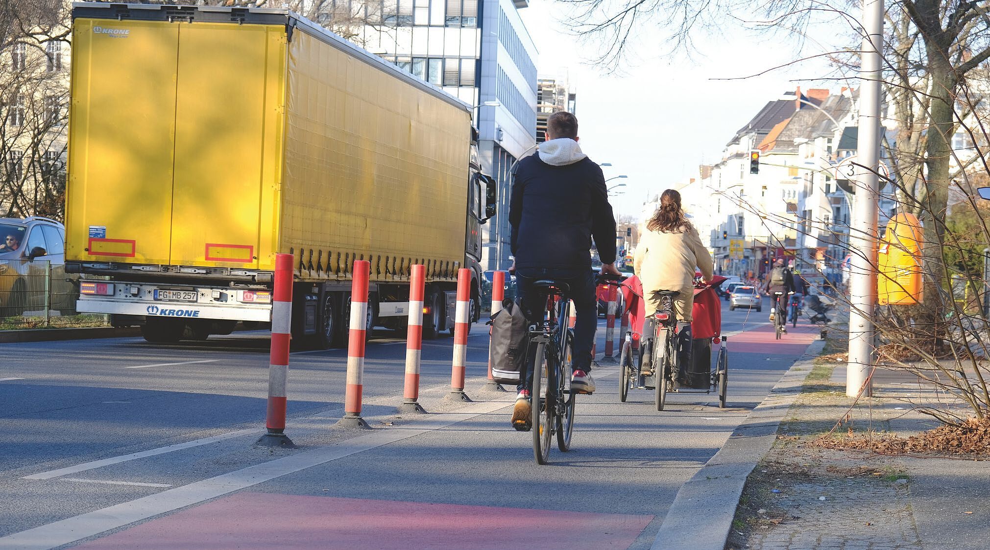 Endlich! Der geschützte Radweg auf dem Tempelhofer Damm wurde 2022 fertig.