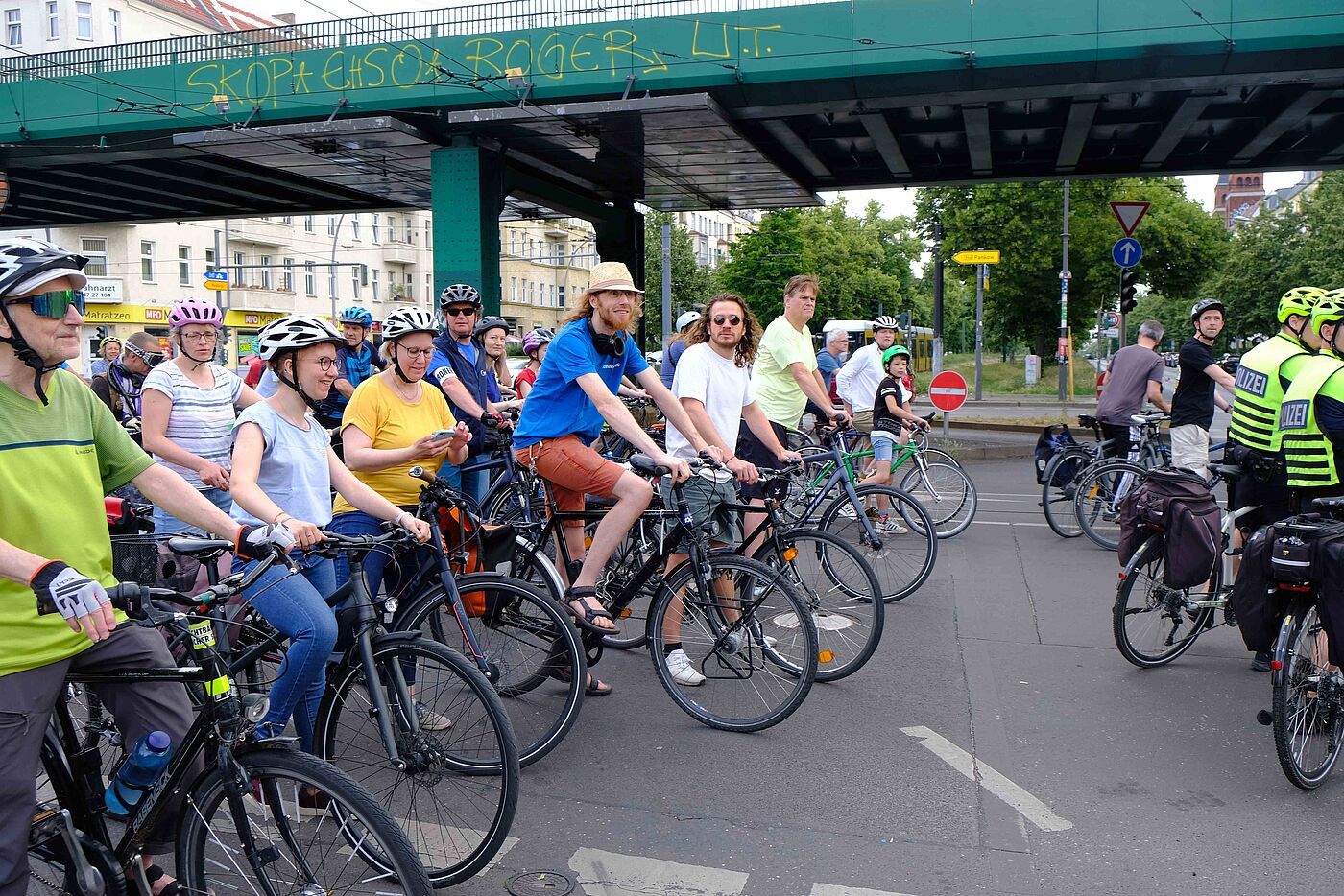 Der Zug aus Wedding trifft auf den Zug aus Pankow. 48. ADFC-Sternfahrt.