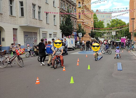 Kinder-Fahrrad-Parcours auf der Choriner Straße