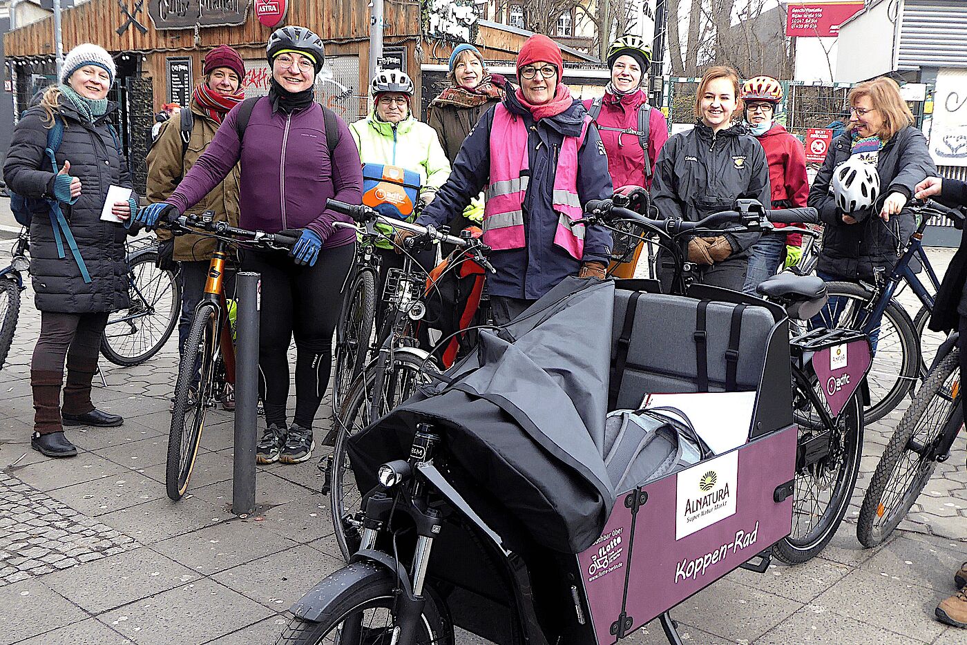Frauenfahrradtour ADFC Berlin Treffen am S-Bahnhof Frankfurter Allee