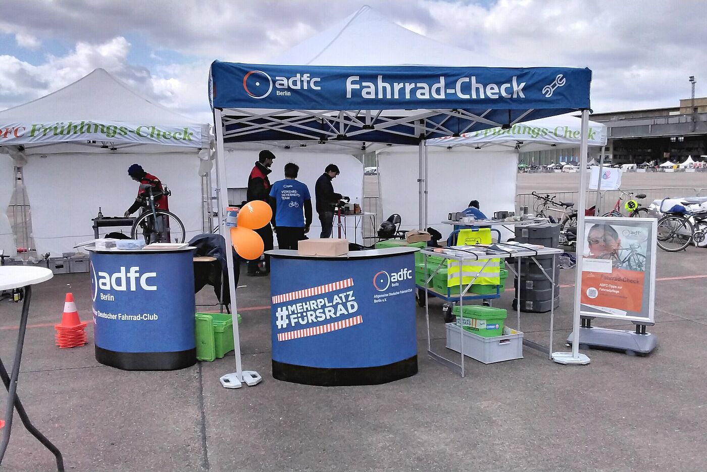 ADFC-Fahrrad-Check bei der VELOBerlin