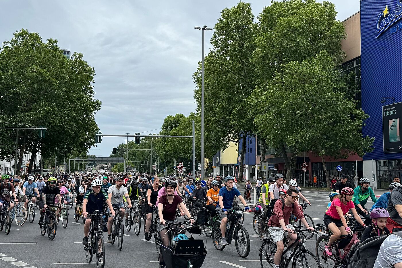 Radfahrende bei der ADFC-Sternfahrt