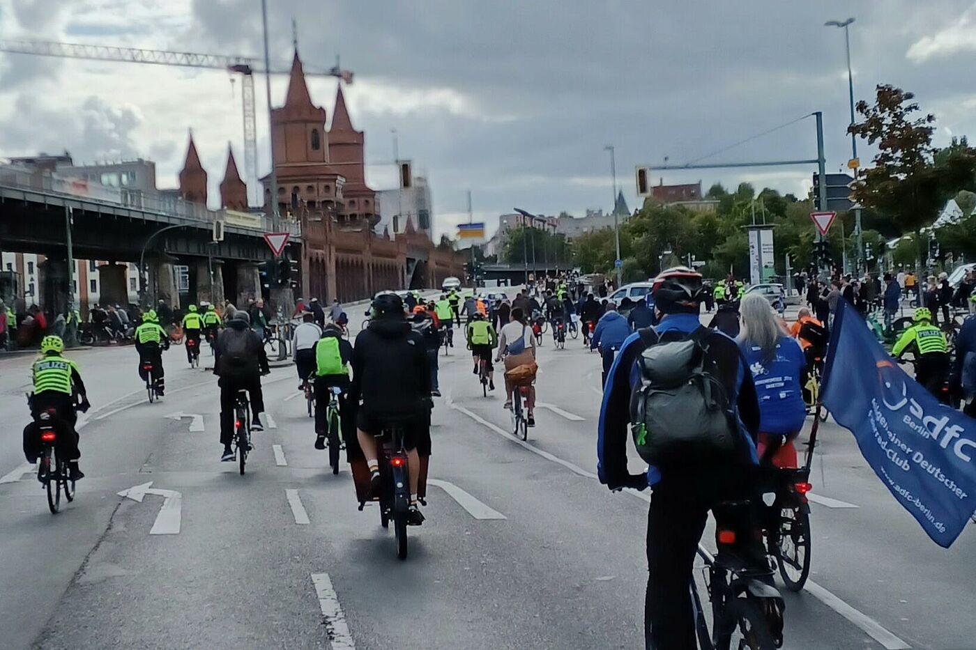 Oberbaum Brücke bei der Fahrrad-Kreisfahrt 2022