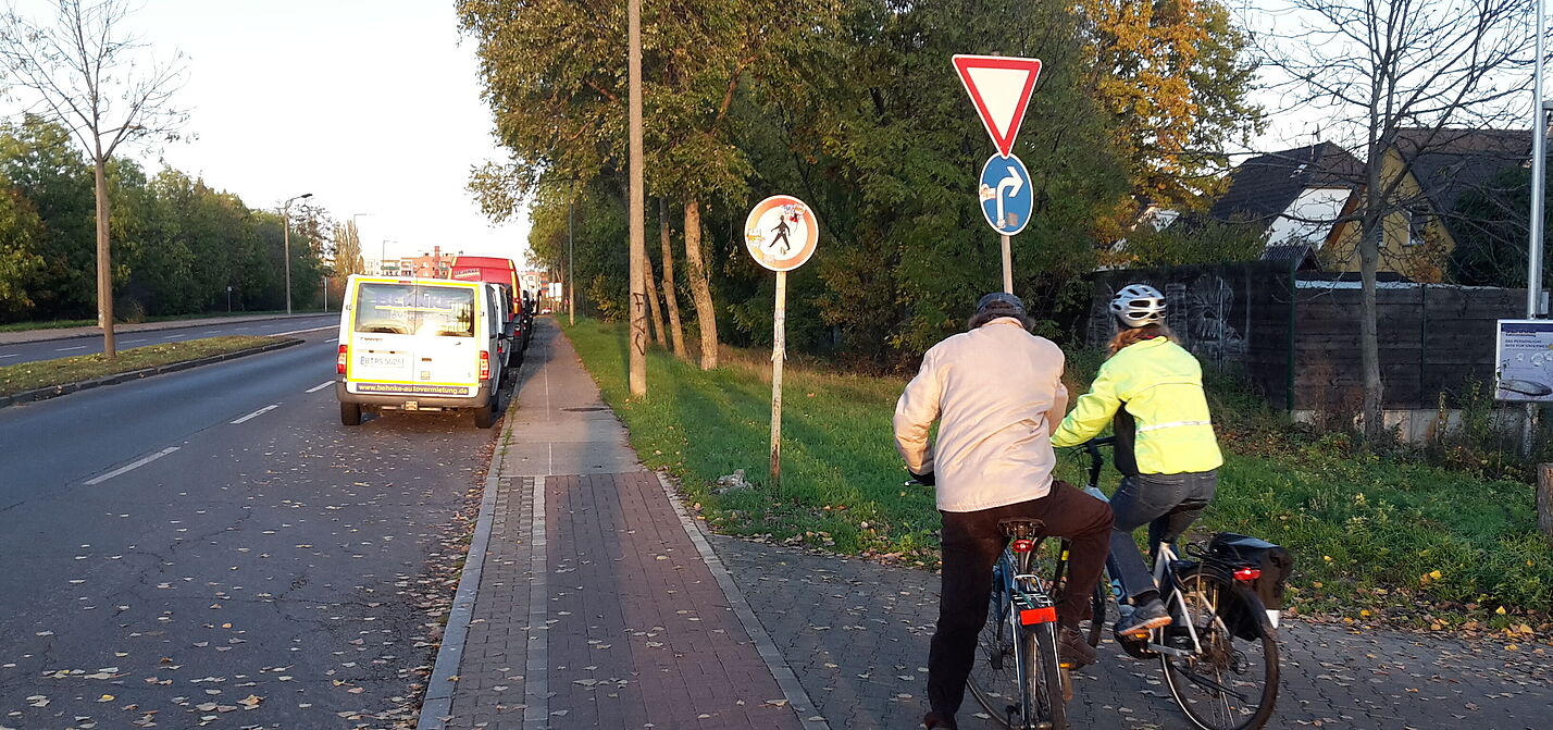 Die Gülzower Straße in Kaulsdorf