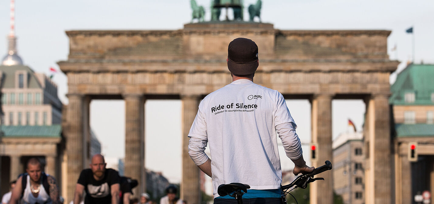 Ride-Of-Silence Ride Of Silence vor dem Brandenburger Tor in Berlin
