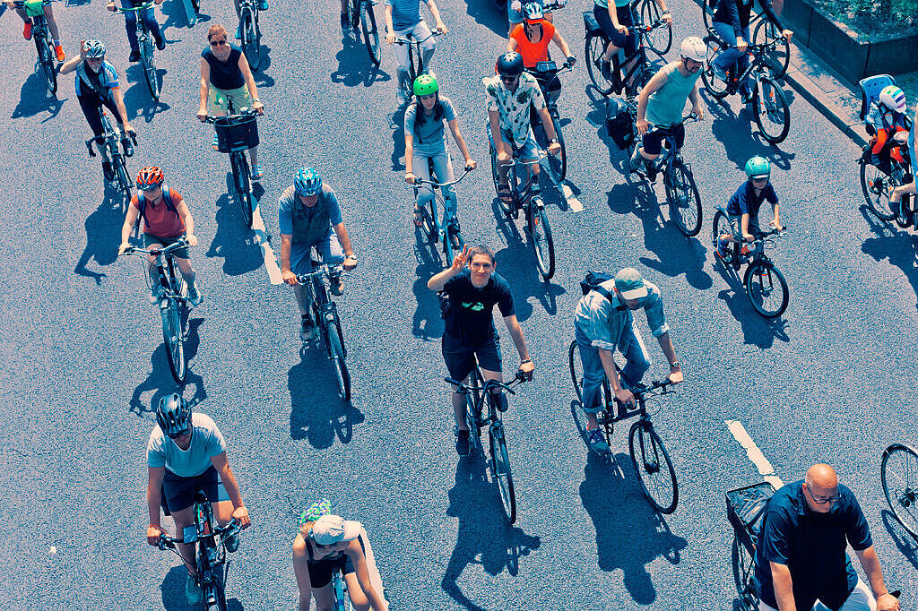 Radfahrende auf ADFC-Sternfahrt 