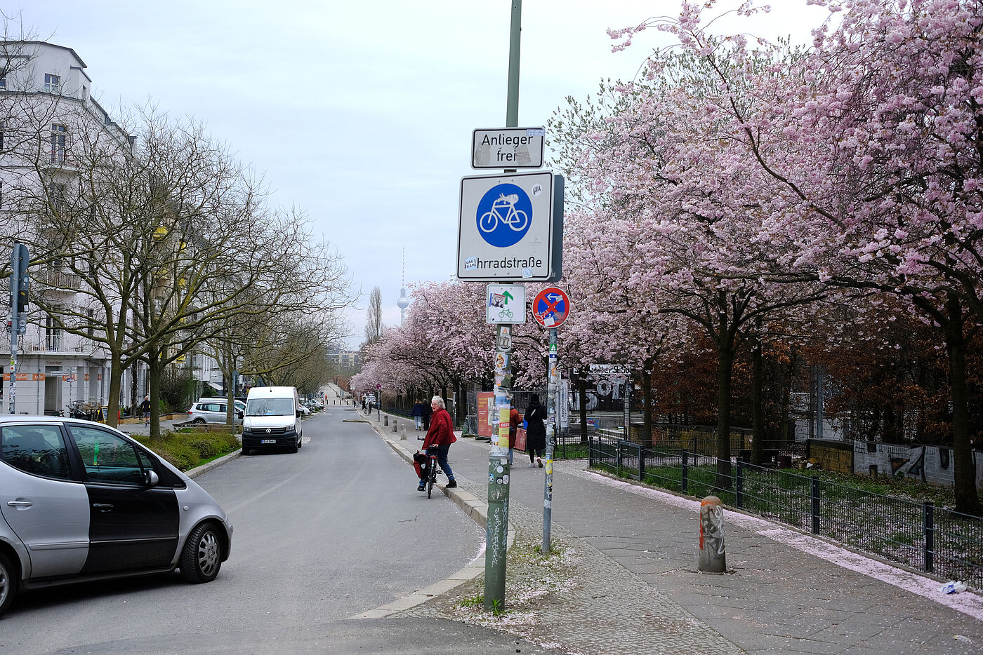 Eine der ersten Fahrradstraßen im Prenzlauer Berg, die Schwedter Straße.