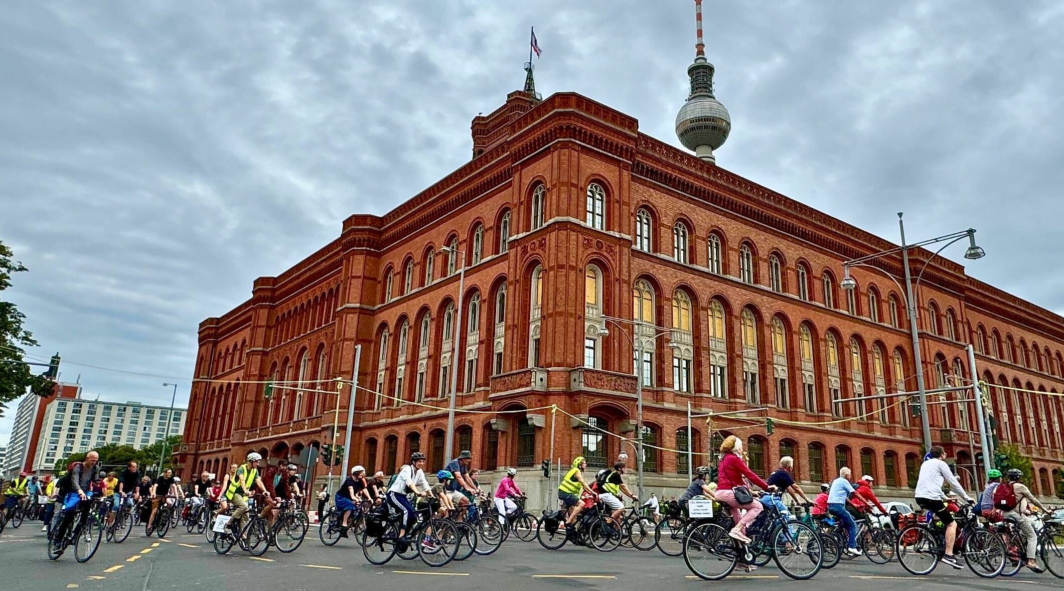 12.09. - Fahrraddemos zum Roten Rathaus