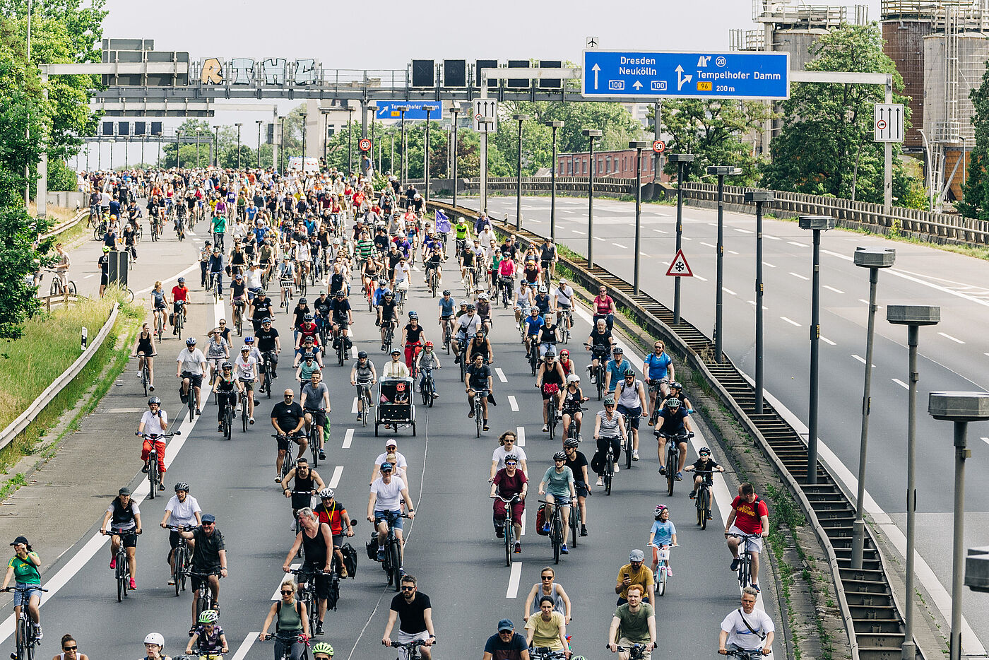 Die Stadtautobahn A100 ist bei der ADFC-Sternfahrt für Radfahrer:innen freigegeben.