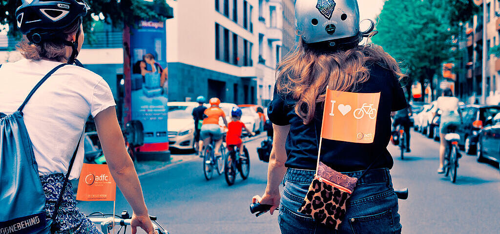 Radfahrende auf ADFC-Sternfahrt