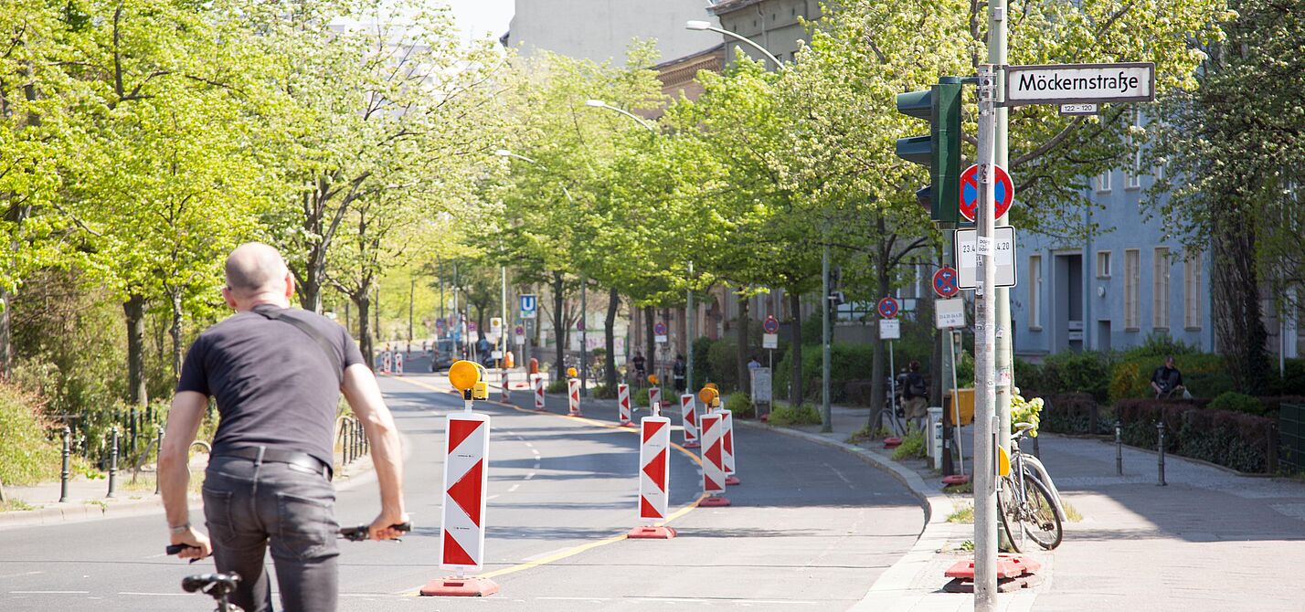 Pop-Up-Radweg am Halleschen Ufer