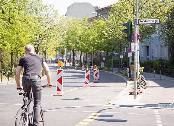 Pop-Up-Radweg am Halleschen Ufer