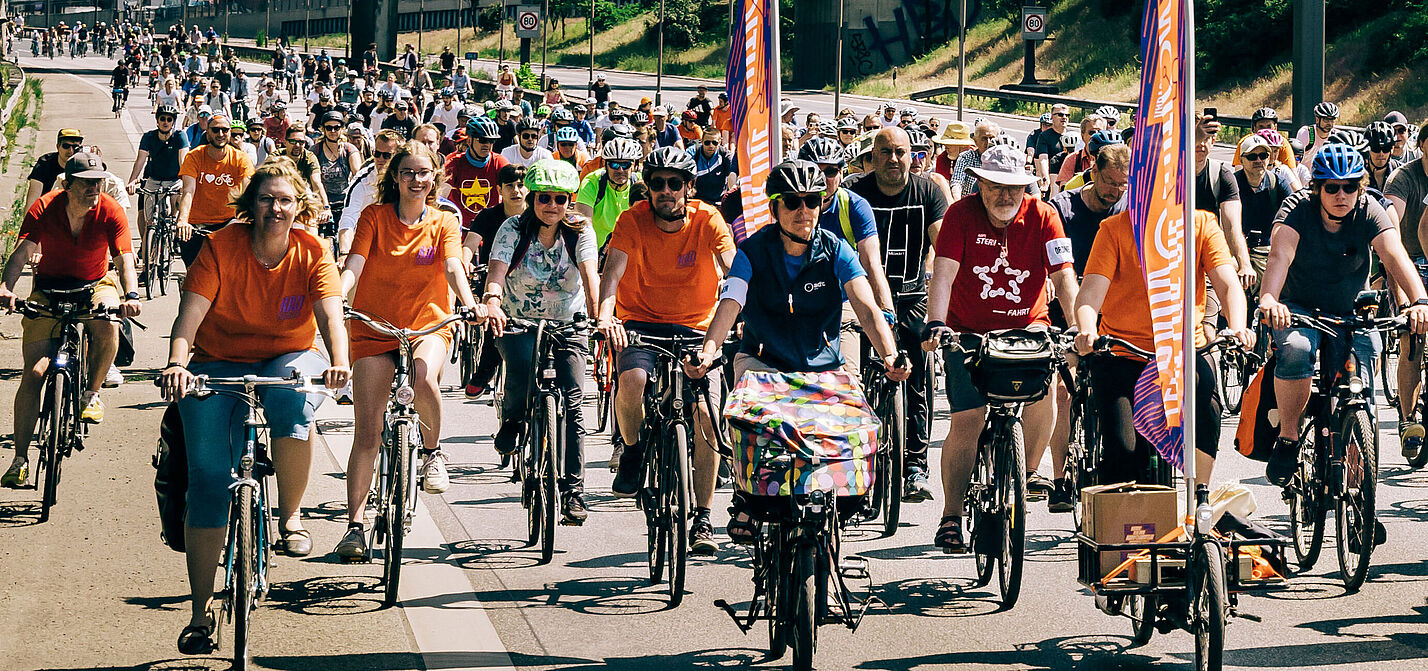 ADFC-Sternfahrt: Das Fahrradhighlight des Jahres führt auch über die Autobahn