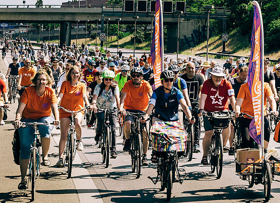 ADFC-Sternfahrt: Das Fahrradhighlight des Jahres führt auch über die Autobahn