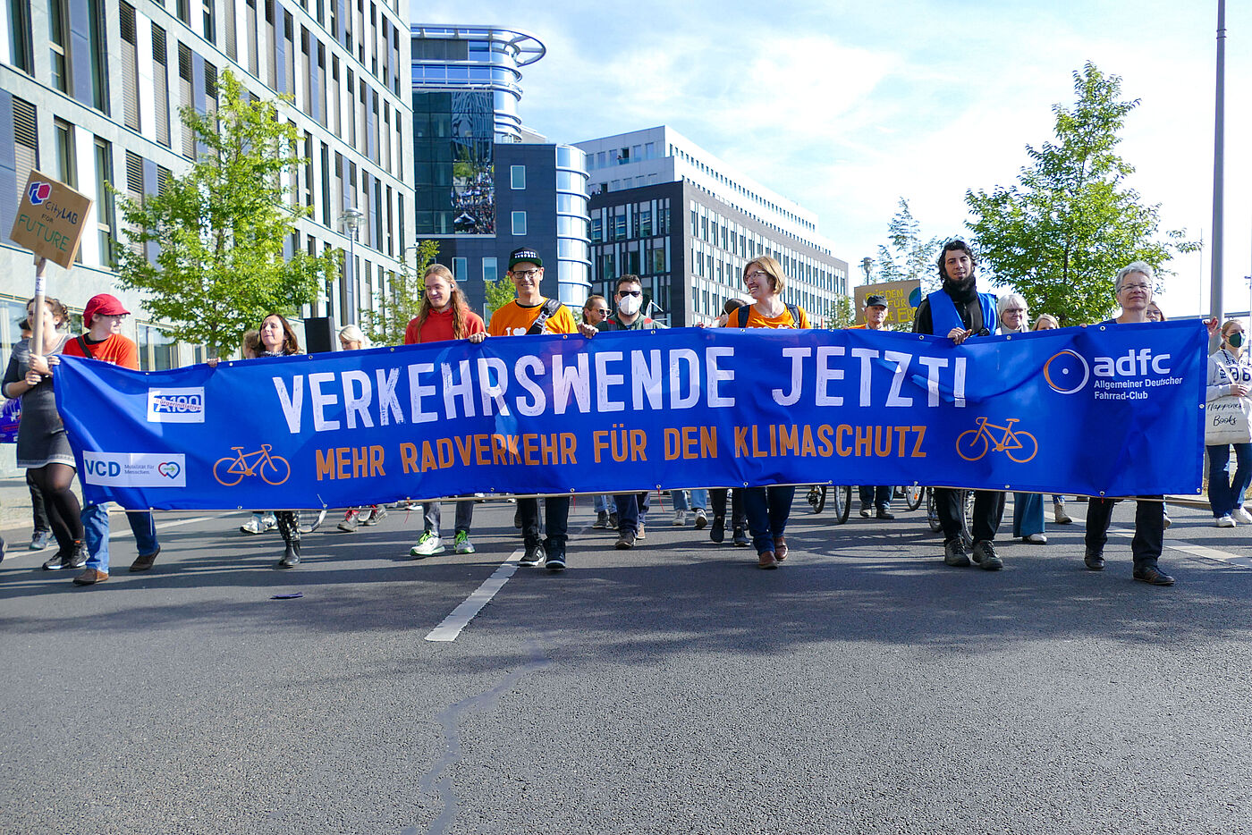 Unser Verkehrswende Banner beim Klimastreik im September 2022