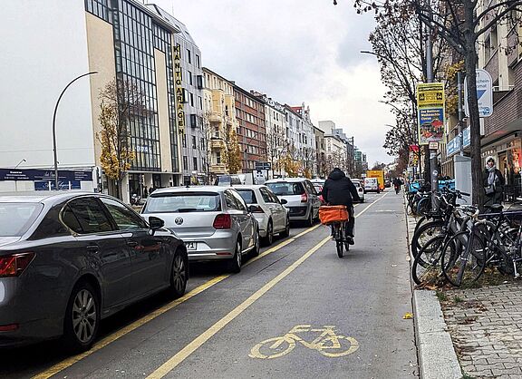 Radfahren auf der Kantstraße: Sicher mit geschütztem Radweg