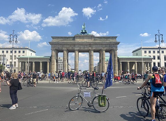 Sternfahrt ("Star Ride") 2021 at Brandenburg Gate