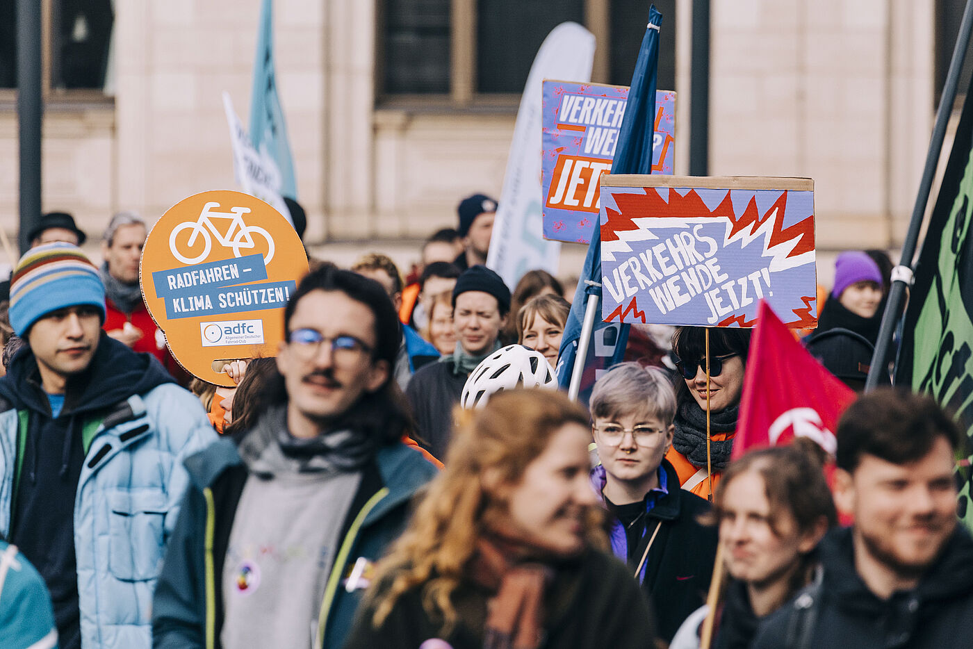 Verkehrswende Jetzt Schild bei Klimastreik Demonstration