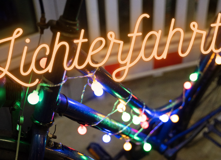 Glitzern für mehr Verkehrssicherheit auf der ADFC-Lichterfahrt 
