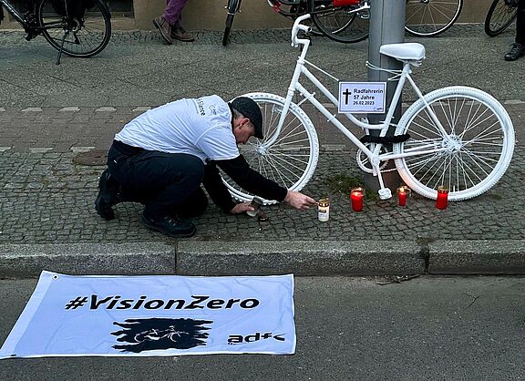 Geisterrad für getötete Radfahrerin in Lichtenrade