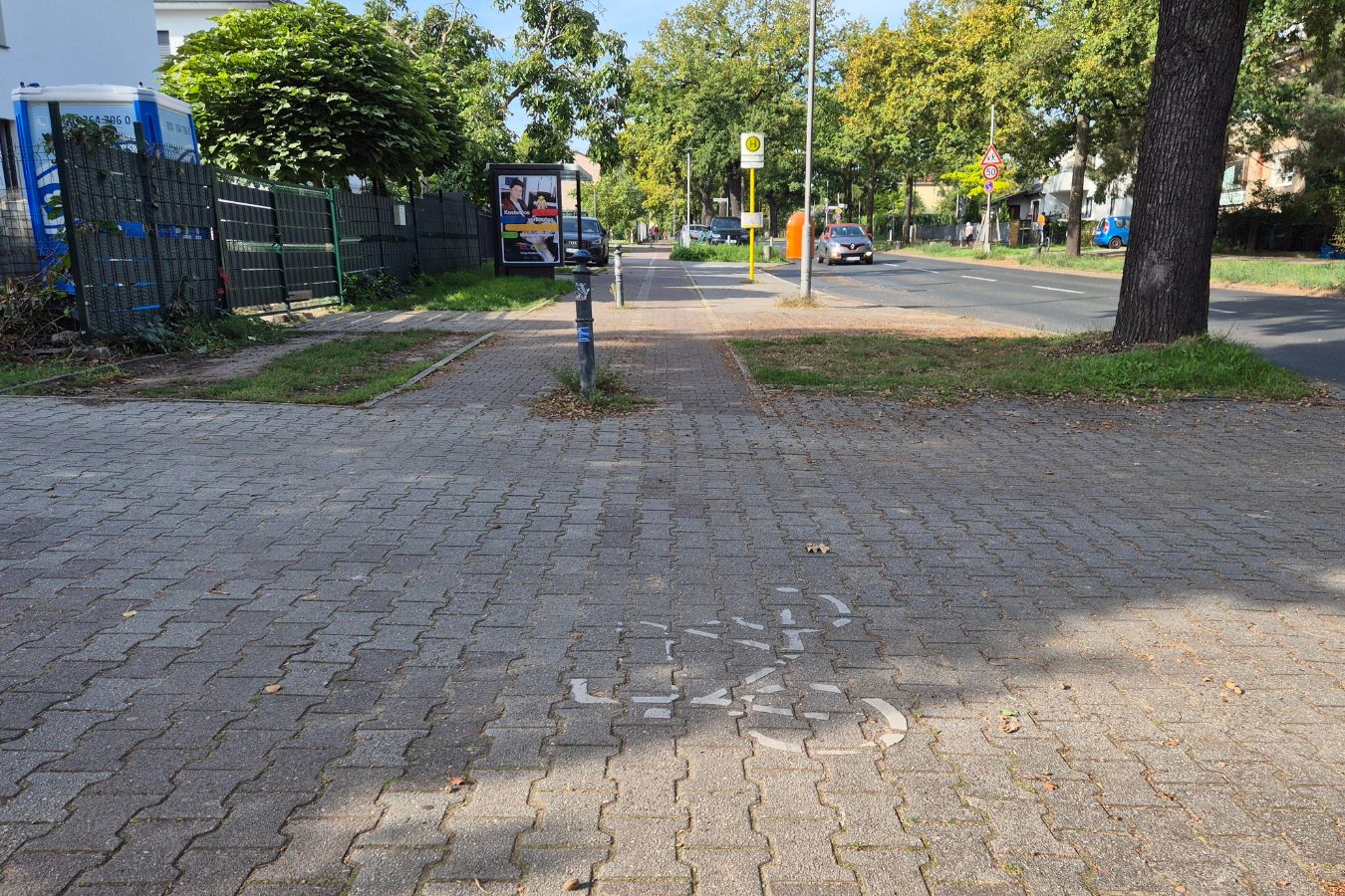 Holprig in Britz. Holprig in Britz.