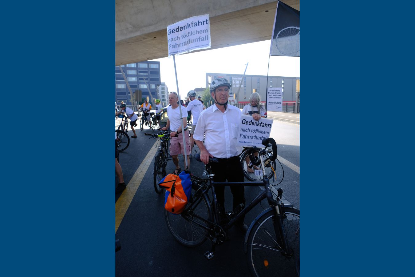 Rund 60 Menschen kamen zur VisionZero-Demo am 7. September.