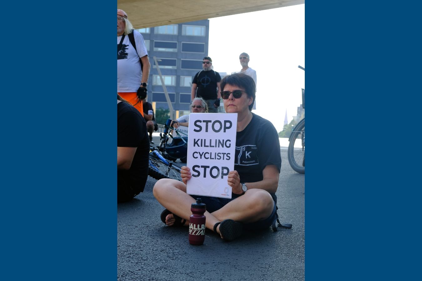 Demoschild auf VisionZero-Demo: "Stop killing cyclists"