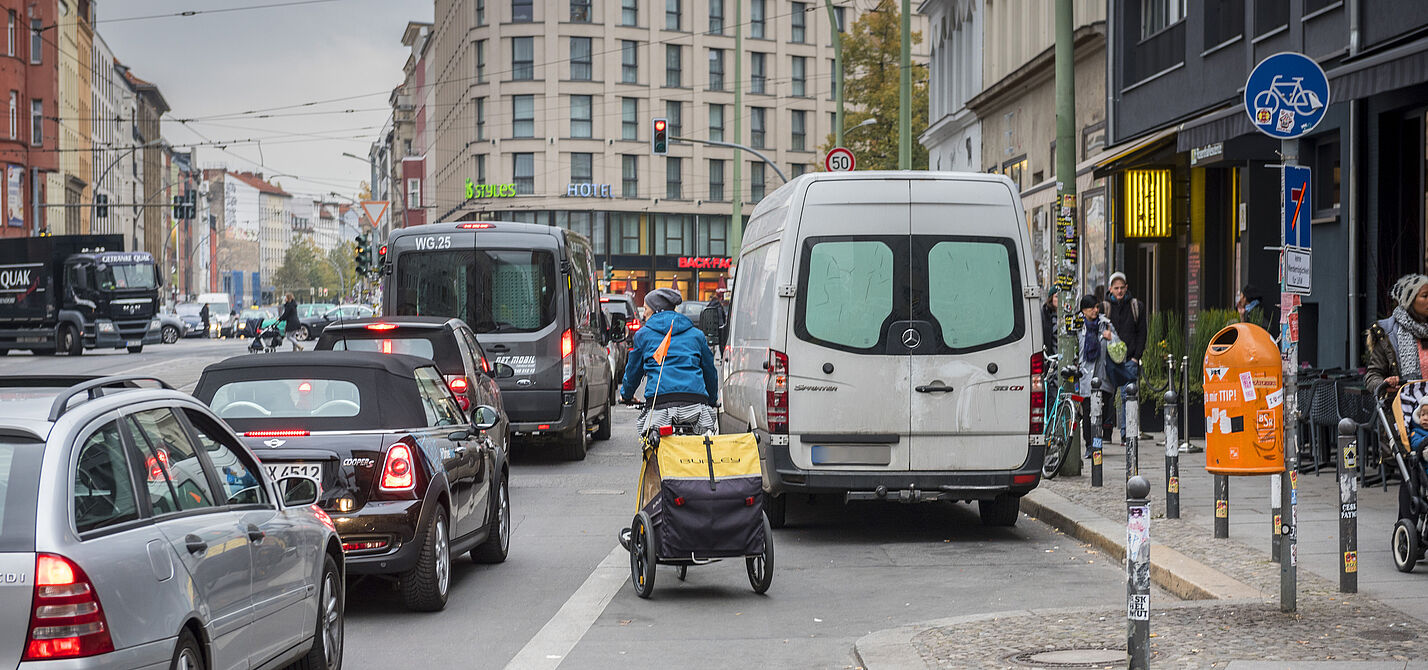 Radfahren in der Stadt: blockierter Radweg